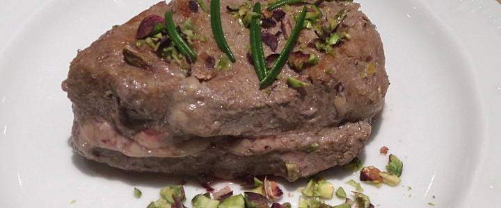 Filetto di vitello ai porcini e pistacchi