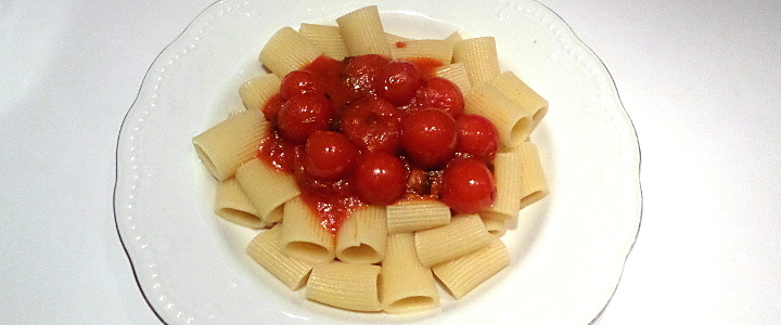 rigatoni con salsa di pomodorini