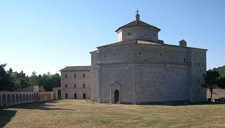 Santuario di Macereto