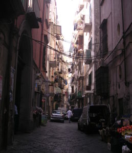 Altstadtgasse in Neapel