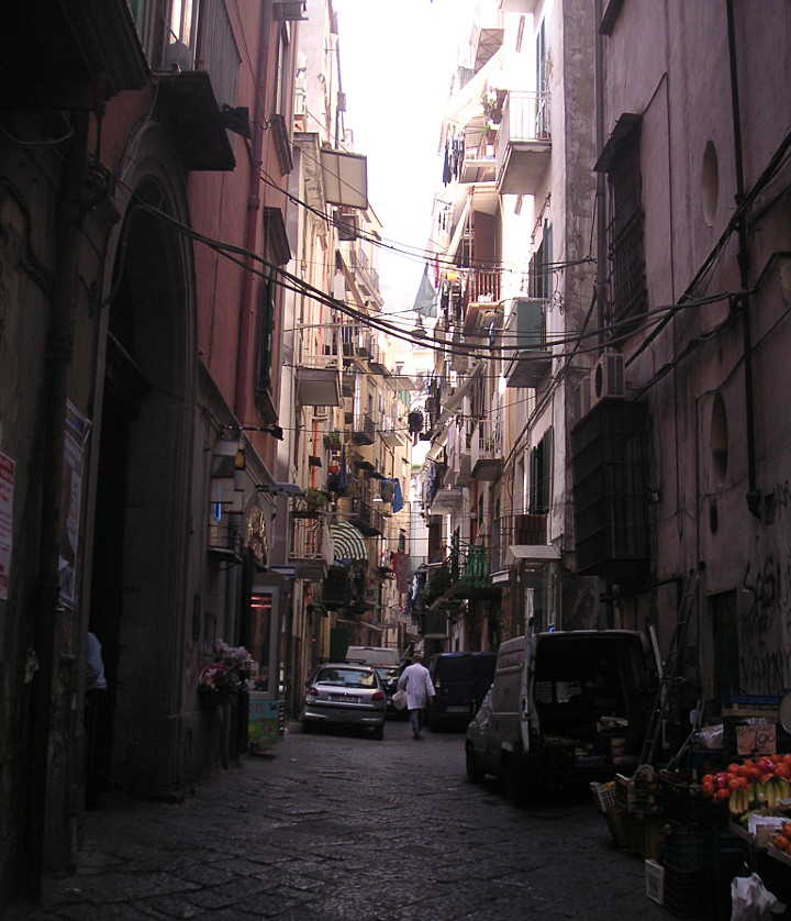 Altstadtgasse in Neapel