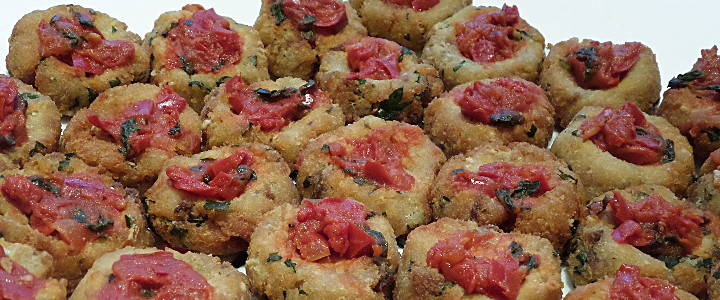 Pallotte cacio e uova - Käse-Eier-Brotkugeln