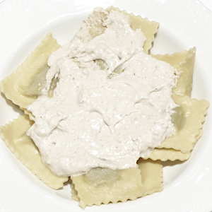 Pansotti al preboggion con salsa di noci