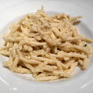 Trofie alla salsa di pinoli